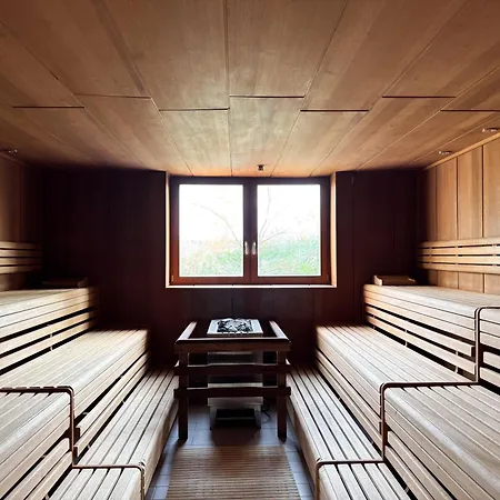 Beach Motel Heiligenhafen 4*