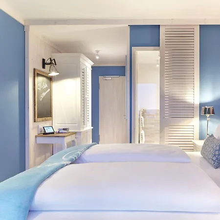Beach Motel Heiligenhafen 4*