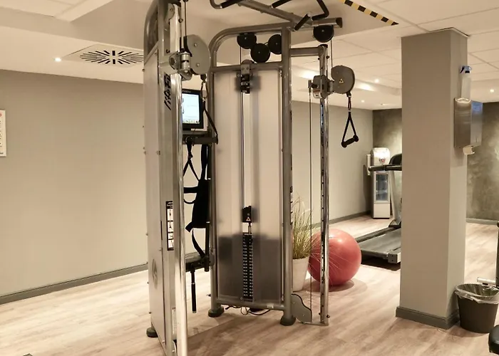 Отель Beach Motel Heiligenhafen Хайлигенхафен