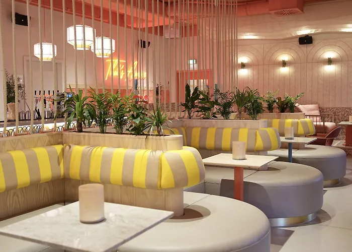 Отель Beach Motel Heiligenhafen 4*